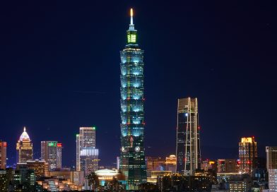 В пустыне Китая военные построили копию центра столицы Тайваня
