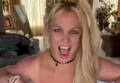 Певица Бритни Спирс уверяет, что просто подвернула лодыжку в отеле