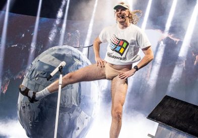 На сцене «Евровидения» финский диджей Кейстери появился без штанов