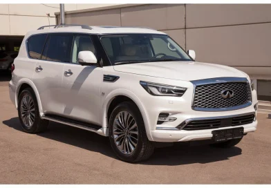 В Россию вернулся в продажу Infiniti QX80 со светящимся значком