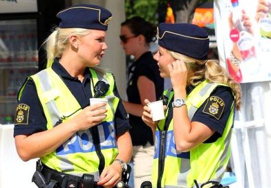 В Швеции преступники платили женщинам полицейским «любовью»
