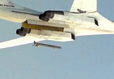 Появилось видео, как истребитель ВСУ пытается сбить ракету X-101 ВС РФ