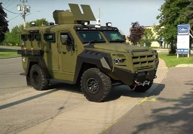 На Украине появился бронеавтомобиль Senator с антидроновой клеткой