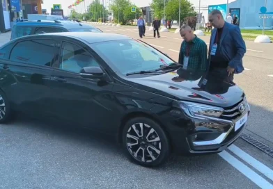 АвтоВАЗ начнет продажи седана Lada Aura в декабре 2024 года: фото