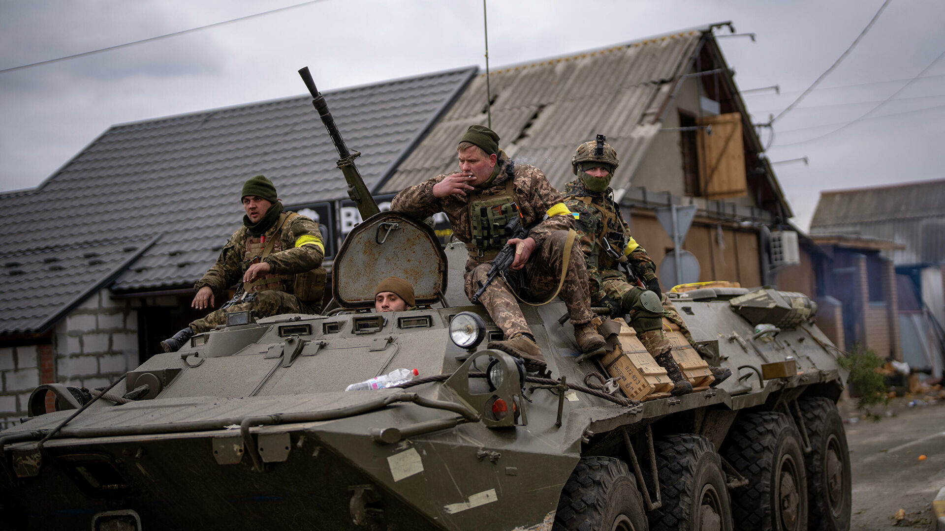 Украинцы отступают. БТР 80 ВСУ. 71 Егерская бригада ВСУ. Украинские военные.