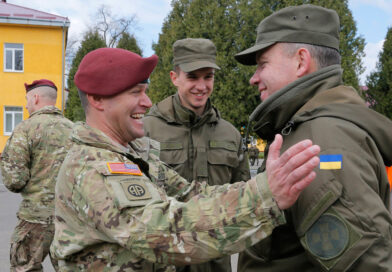 Леонков рассказал, как США «обувает» украинских военных