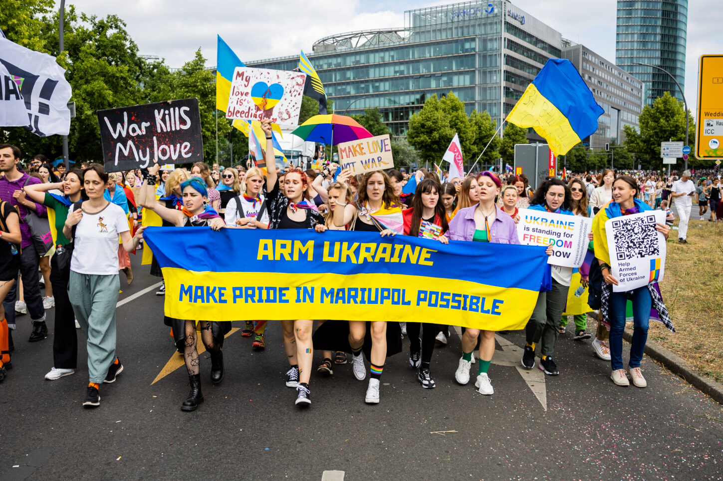 когда прошел гей парад на украине фото 5