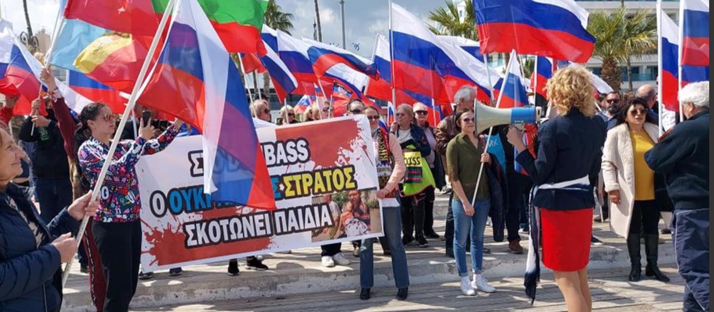 Поддержка российских. Митинг в поддержку России. Германия в поддержку России. Акция в поддержку России в Германии. Демонстрация в Германии в поддержку России 2022.