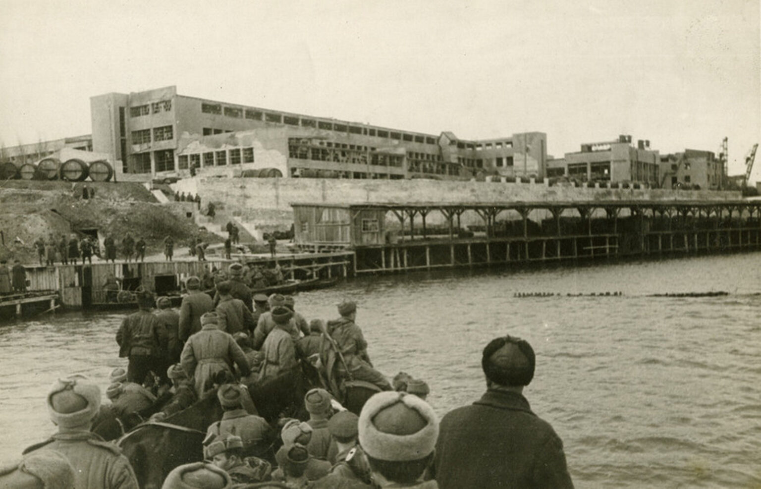 Оккупация херсона. 13 Марта 1944 освобождение Херсона. 13 Марта 1944 года освобожден город Херсон. Освобождение города Херсон 1944. Освобождение Херсона 1944 года от немецкой оккупации.