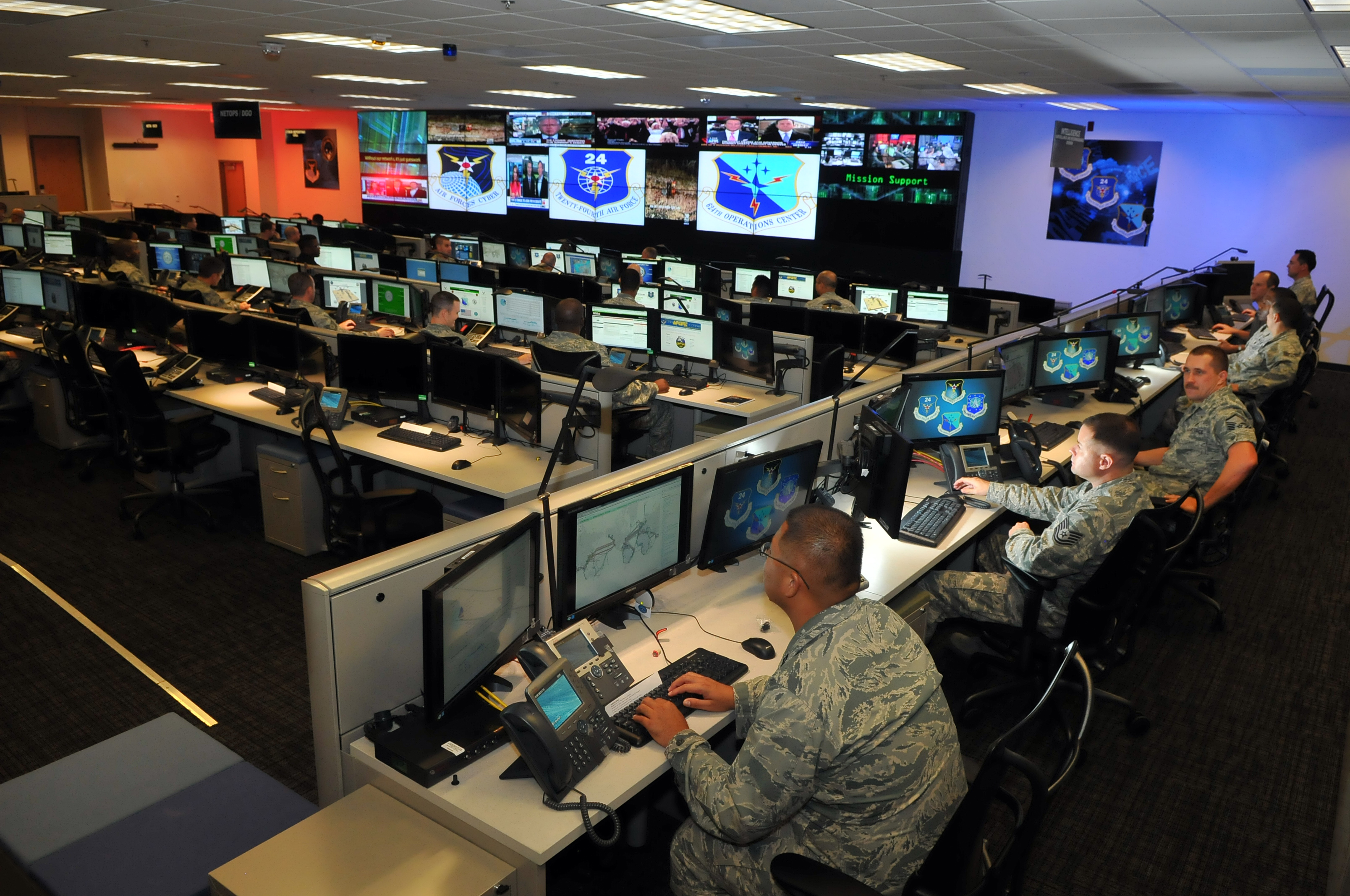 Военной безопасности сша. Кибервойска НАТО. Киберкомандование армии США. Кибератака кибервойска НАТО. Кибервойска НАТО фото.