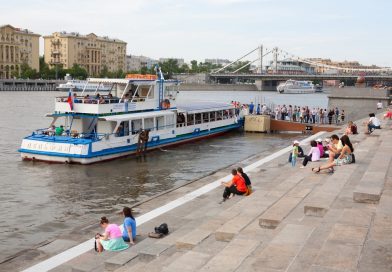 В Москве на причале «Парк Горького» внезапно умер капитан прогулочной яхты