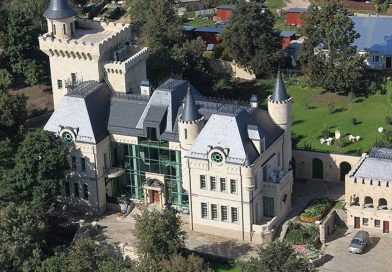 Замок Аллы Пугачёвой в деревне Грязь оценили всего в 11 млн рублей