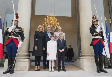 С семьей Макрона впервые за долгое время встретилась княгиня Монако Шарлен