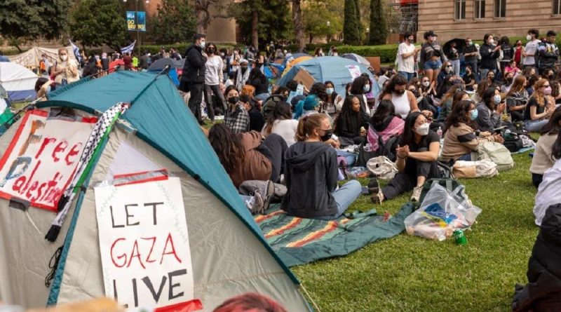 В США десятки главных университетов охвачены пропалестинскими протестами