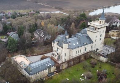 Замок Пугачёвой в деревне Грязь стоит не более 11 миллионов рублей